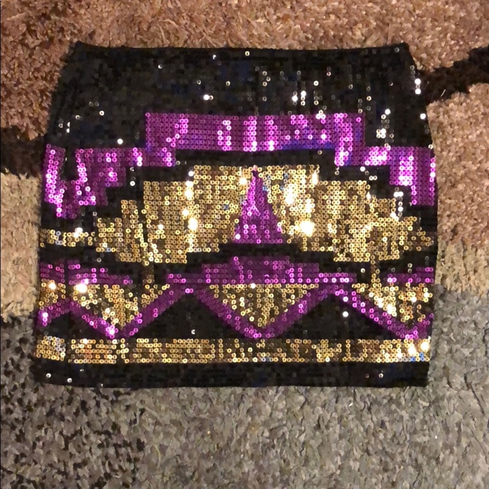 Sequin mini skirt size large